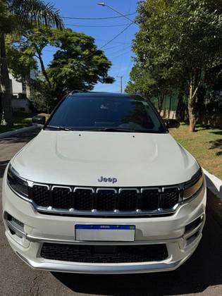 JEEP COMMANDER 1.3 T270 TURBO FLEX OVERLAND AT6 JEEP COMMANDER 1.3 T270 TURBO FLEX OVERLAND AT6